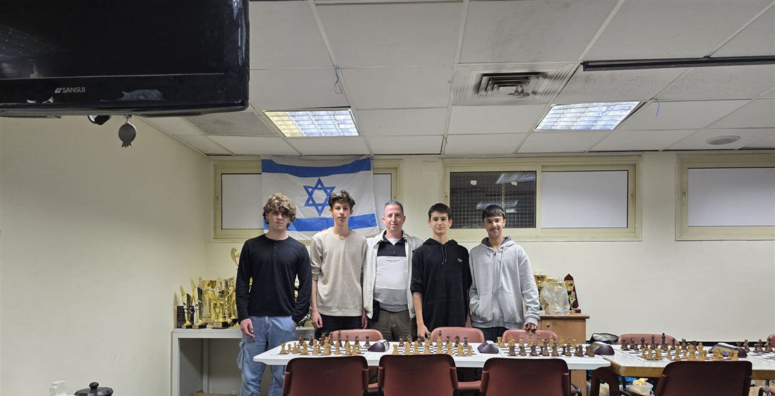 קבוצת המועדון מרכז למצוינות בשחמט - אלופת הליגה לנוער!